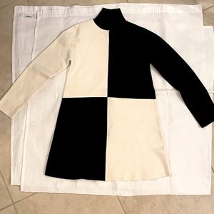 Long Sleeve sweater dress, length above knee, block color Black/ Ivory